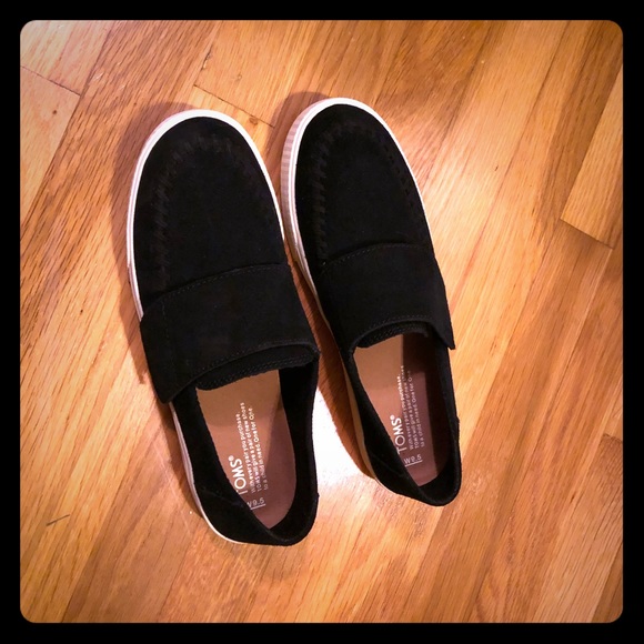 Woman’s toms - Picture 1 of 1